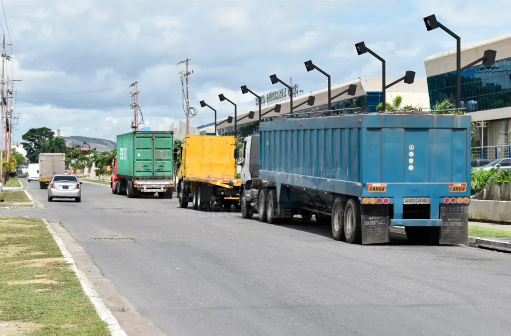 Tarifas para fletes de carga pesada requiere de ajustes, según transportistas