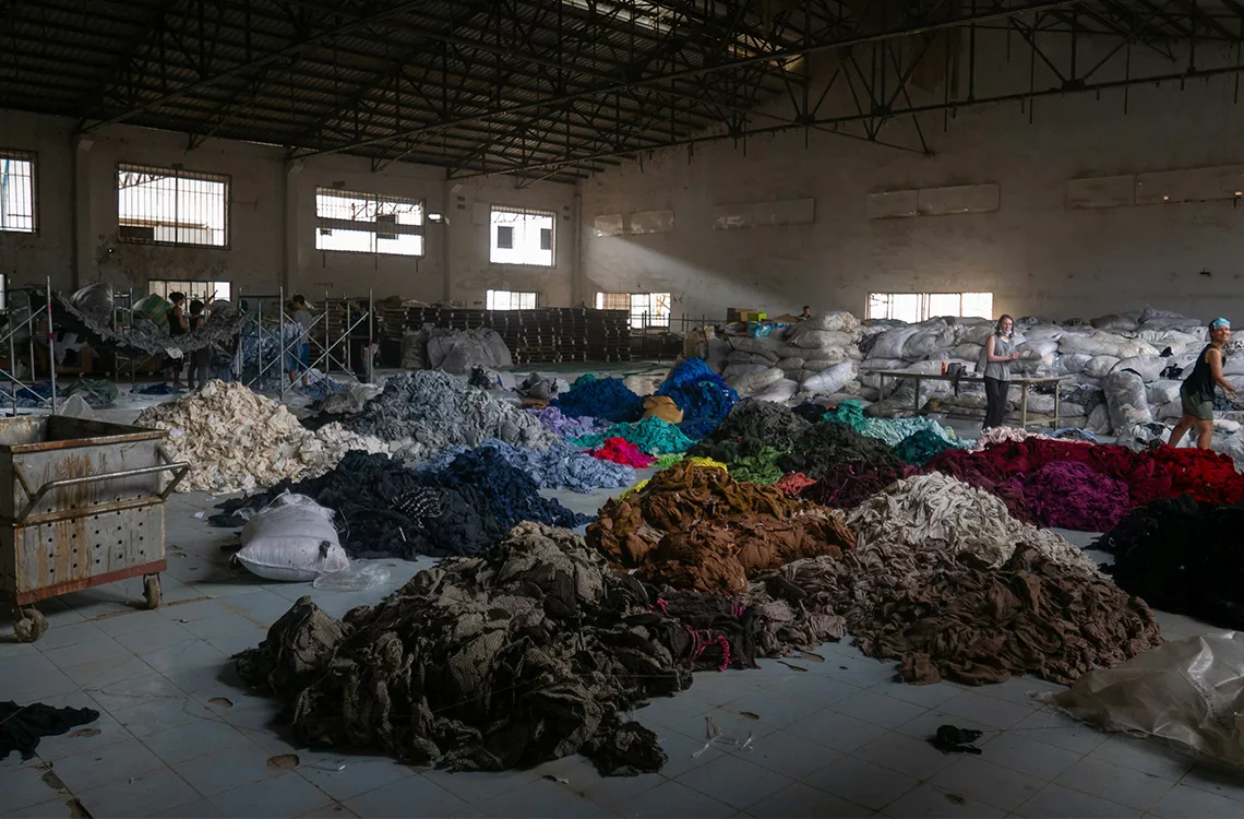 Francia aprobó una ley que regula a empresas de moda rápida