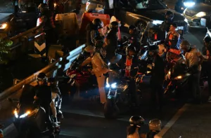2 Fallecidos y cientos de detenidos en París tras celebraciones por victoria del PSG en la Champions