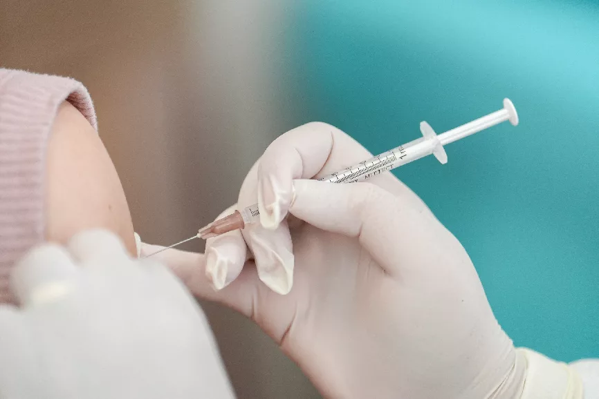 FDA aprueba fármaco inyectable para la prevención del VIH con dosis semestral