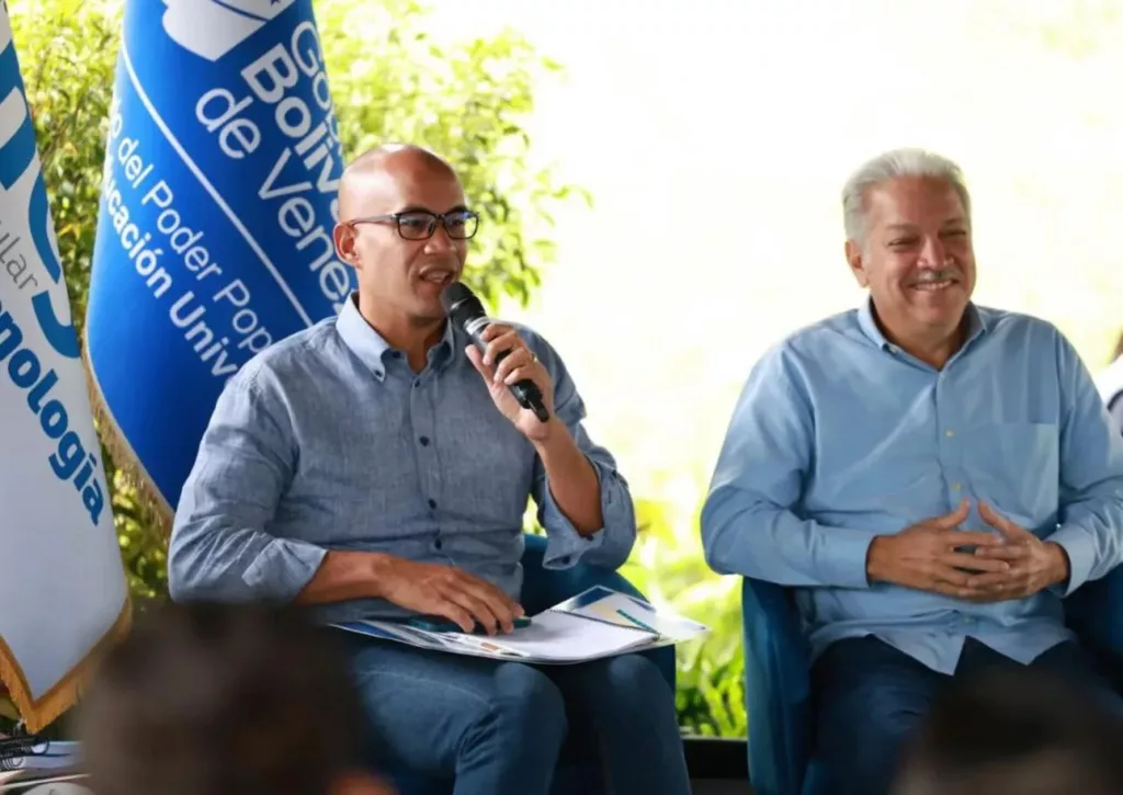 Más de 400 estudiantes venezolanos con los mejores promedios académicos del país se dieron cita este martes en el Instituto Venezolano de Investigaciones Científicas (IVIC), ubicado en el kilómetro 11 de la carretera Panamericana, estado Miranda. El encuentro, parte de la Feria de Oportunidades de Estudios, tuvo como objetivo principal acercar a estos jóvenes talentos a diversas opciones de carreras universitarias, con un enfoque especial en las ciencias.