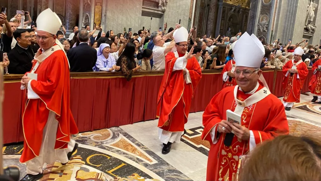 Con profunda alegría y gratitud, la Arquidiócesis de Barquisimeto celebra la imposición del Palio Arzobispal a su pastor, Monseñor Polito Rodríguez Méndez. Esta solemne Eucaristía, presidida por su santidad el Papa León XIV, tuvo lugar en la solemnidad de los Santos Pedro y Pablo, Apóstoles, en la Ciudad del Vaticano.