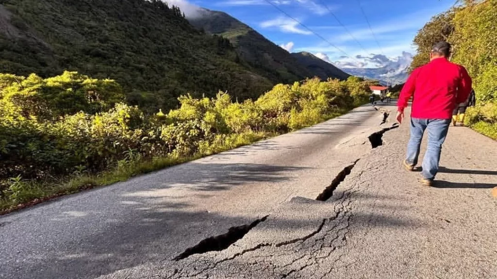 El mandatario nacional confirmó este jueves 26 de junio que mantiene comunicación permanente y directa con las gobernaciones y autoridades locales de las zonas que sufrieron daños por las precipitaciones del 24 y 25 de junio. región