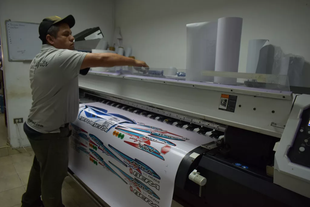 Representantes de agencias publicitarias ubicadas en el centro de Barquisimeto han informado que propietarios de emprendimientos sean quienes más soliciten el servicio y asesoramiento para su promoción, para posicionar sus marcas en la sociedad.