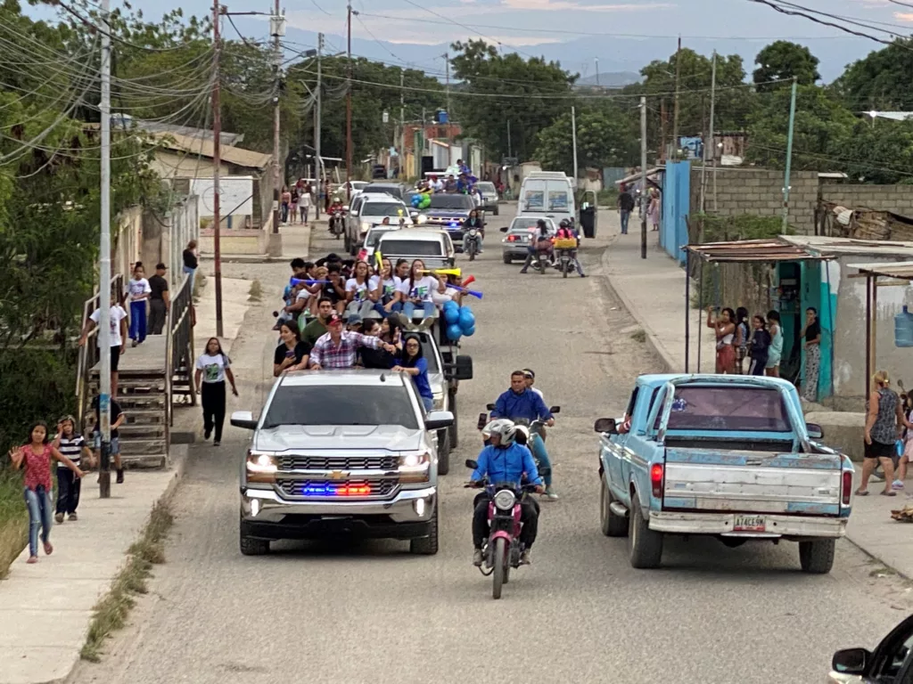 Caravana de henri Falcón