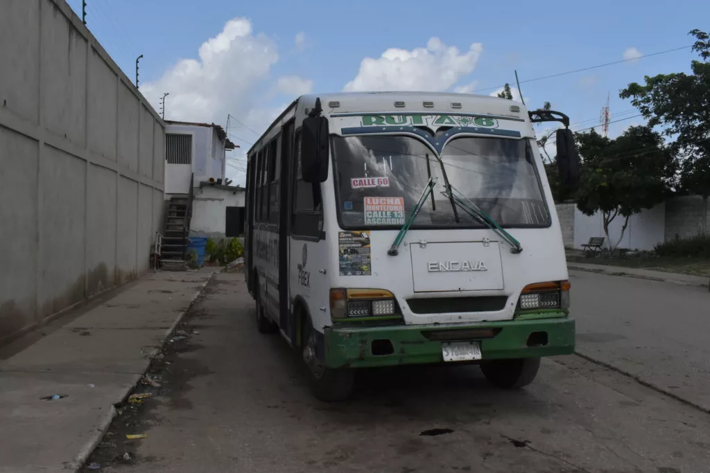La línea Ruta 6 lleva 25 unidades que se sumaron al plan piloto del pago del pasaje urbano digital dispuesto por la Autoridad Metropolitana de Transporte y Tránsito (AMTT) desde abril de 2025, ofreciendo a los usuarios la opción para cancelar por punto de venta