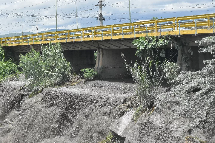 PUENTES