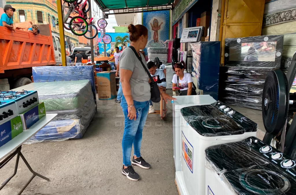 Caos en transversales del centro de Barquisimeto tras despeje de la avenida 20