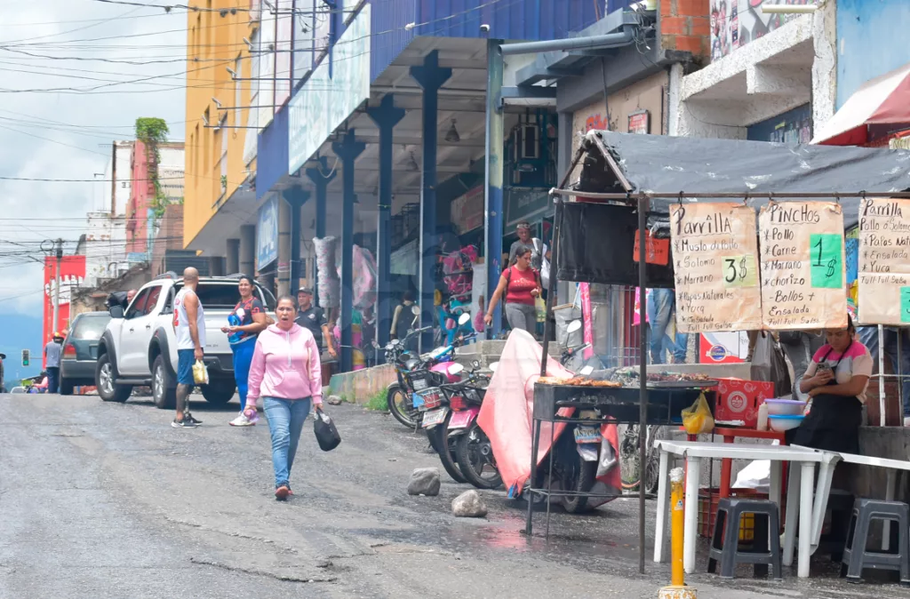 Caos en transversales del centro de Barquisimeto tras despeje de la avenida 20