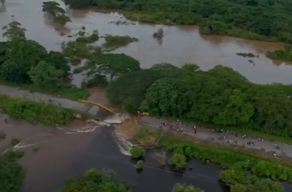 Derrumbe del Puente El Muerto en Apure dejó incomunicadas a más de 5.000 familias