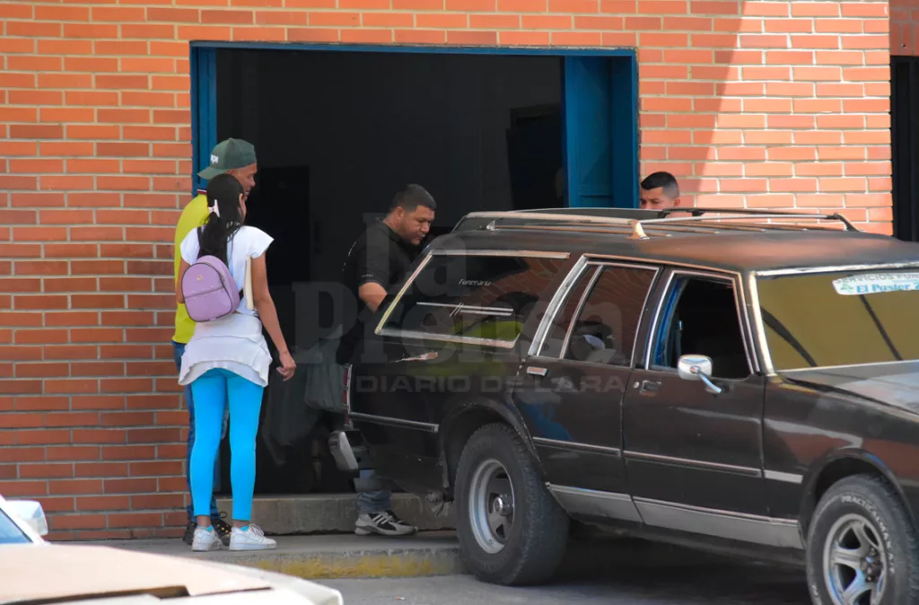 Mujer resulta herida por accidente vial con motos en Lara