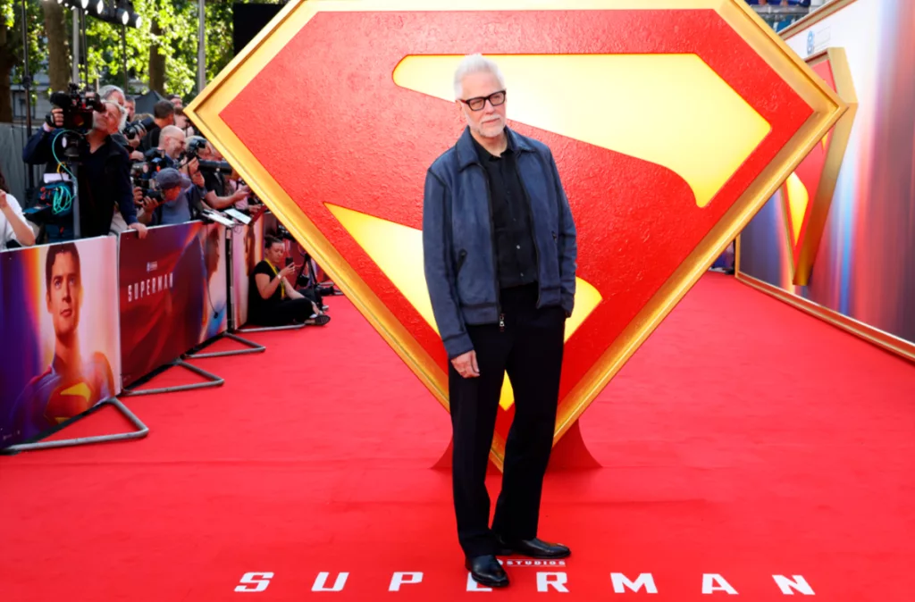 James Gunn genera críticas por establecer a Superman como un inmigrante