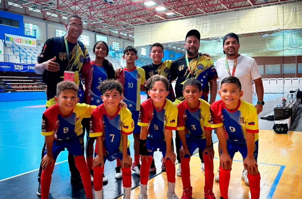 Jugadores larenses estuvieron en España para actividad de Fútbol sala