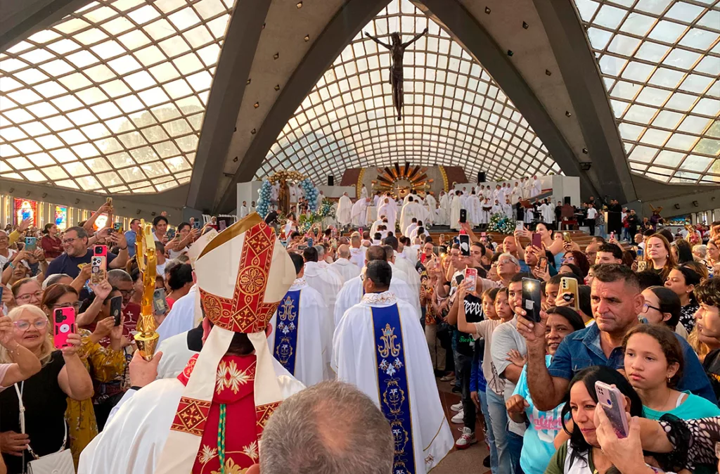 Nuncio apostólico de Venezuela manifiesta cercanía del papa al pueblo larense
