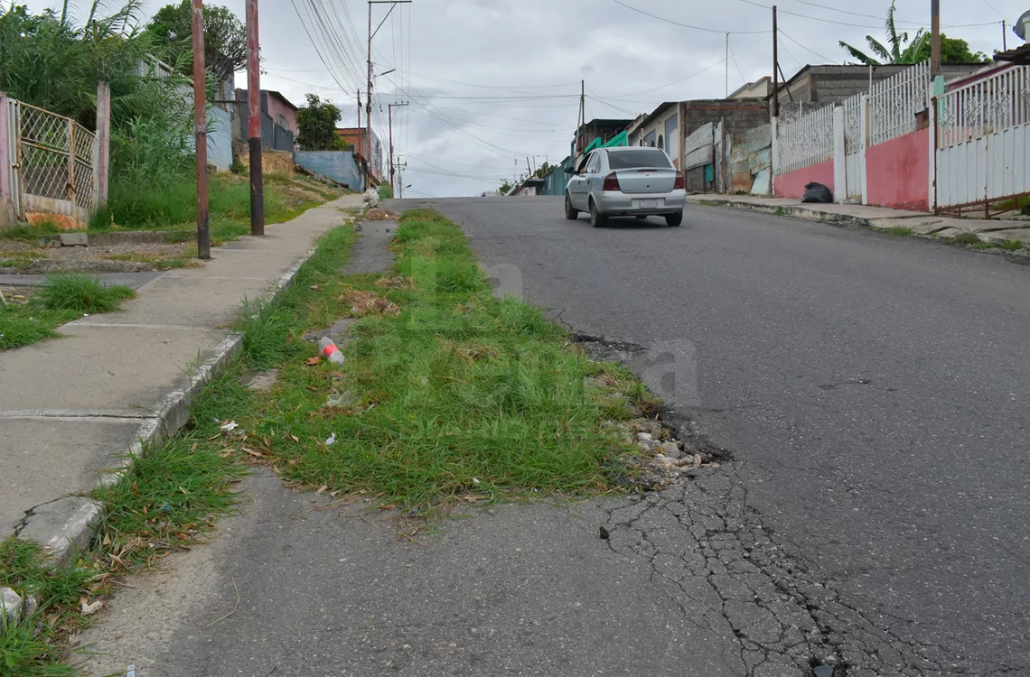 Comunidad de Santos Luzardo cumple dos años con deterioro vial
