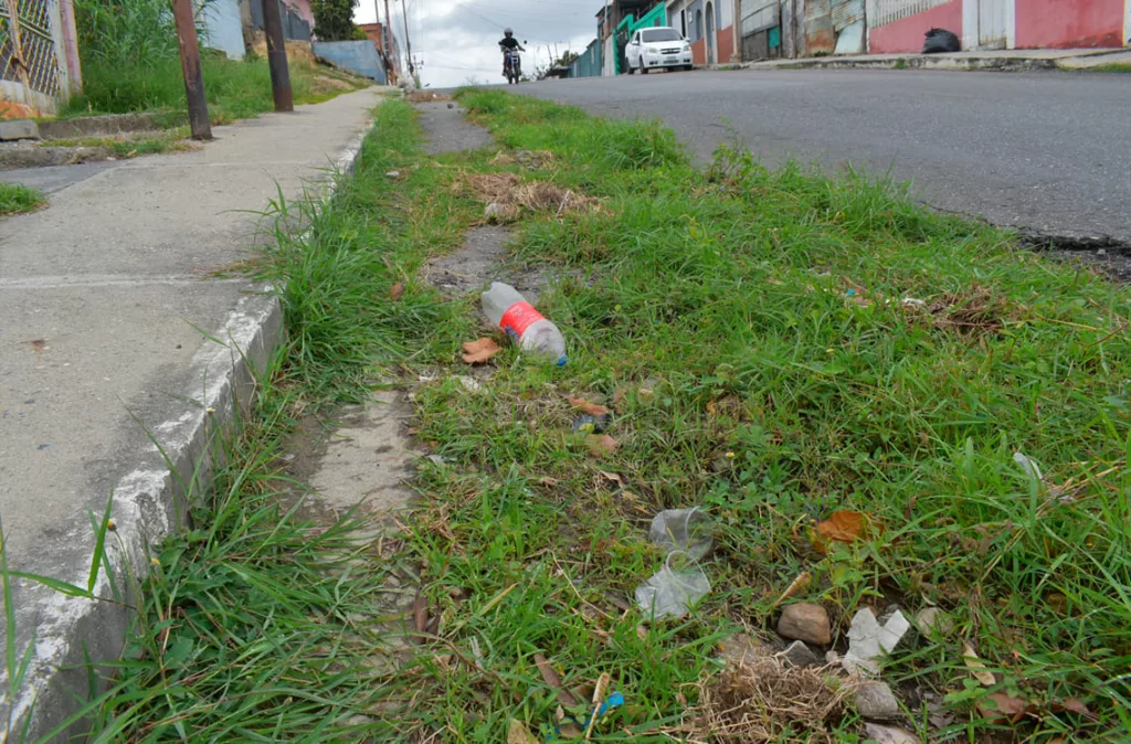 Comunidad de Santos Luzardo cumple dos años con deterioro vial