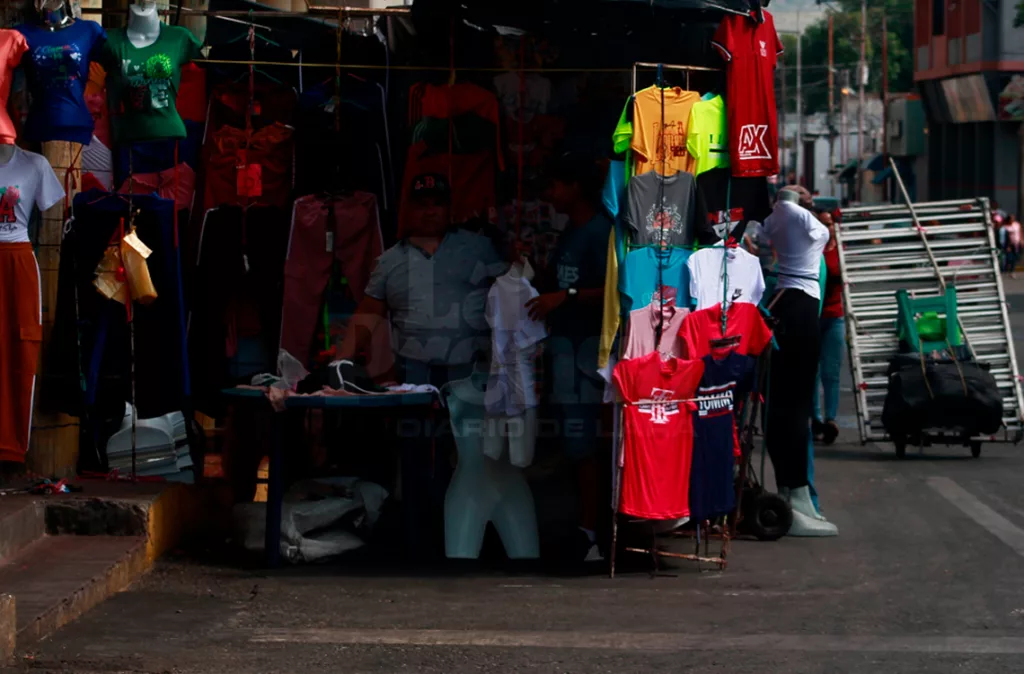 Vendedores informales se organizan en las calles de Barquisimeto
