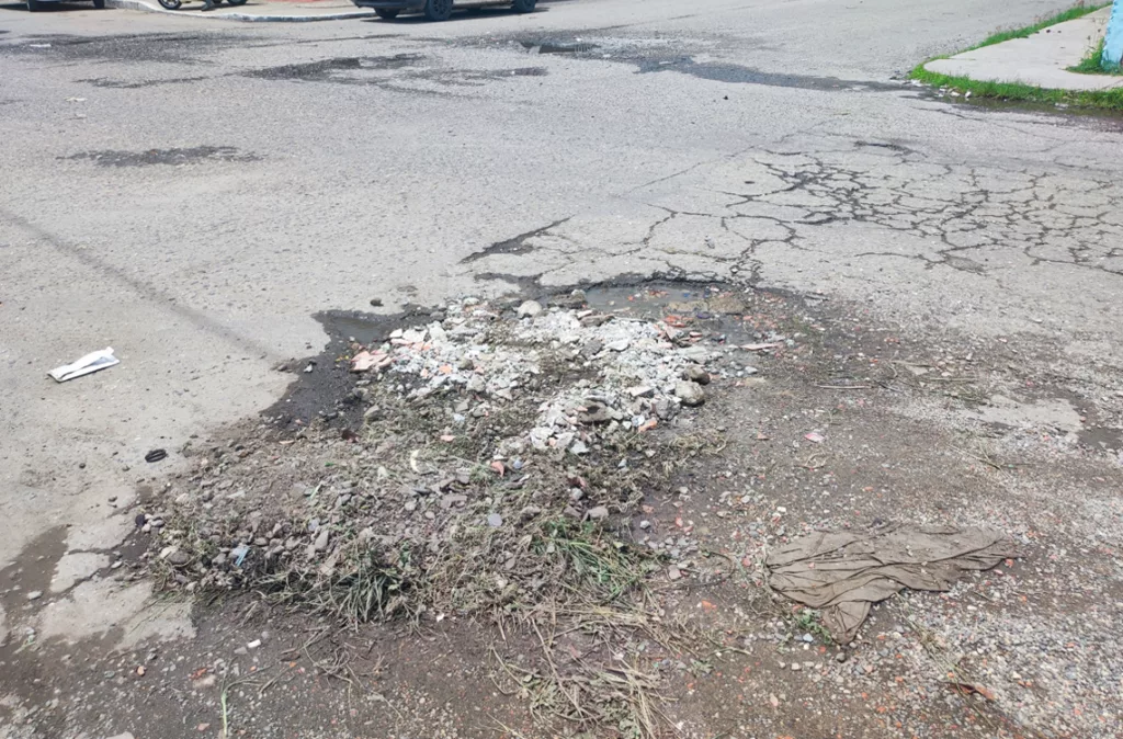 Conductores exigen asfaltado en la carrera 30