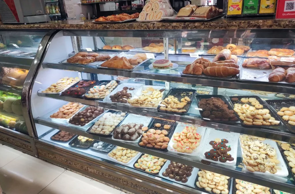 Panaderías locales apuestan por la variedad de productos para atraer clientes
