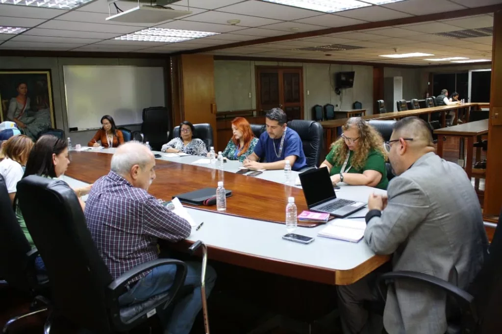 CNU elimina que las universidades públicas cobren por paquetes de grado