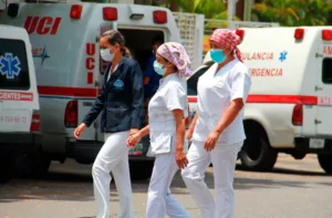 La figura del auxiliar de enfermería: un oficio extinto en Venezuela