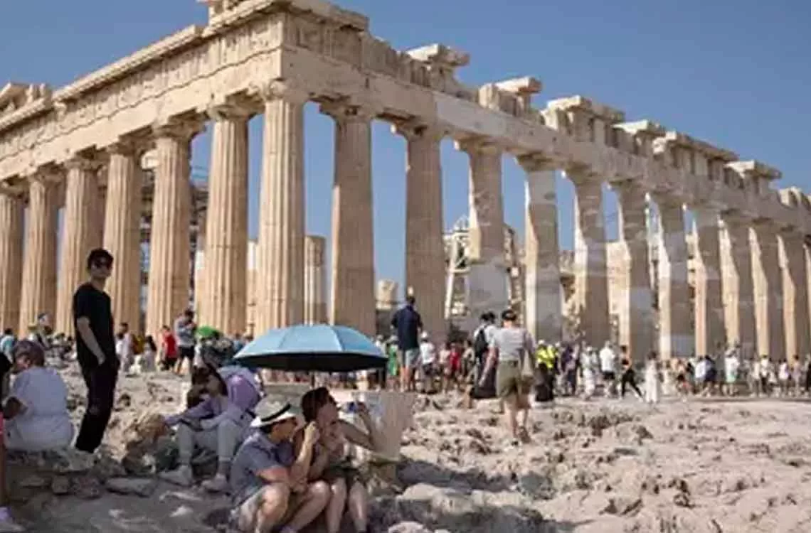 Grecia bajo ola de calor: temperaturas récord y alerta máxima por incendios.