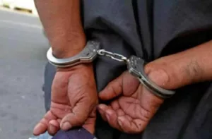 Polilara arresta a hombre por agredir a su madre en Jiménez