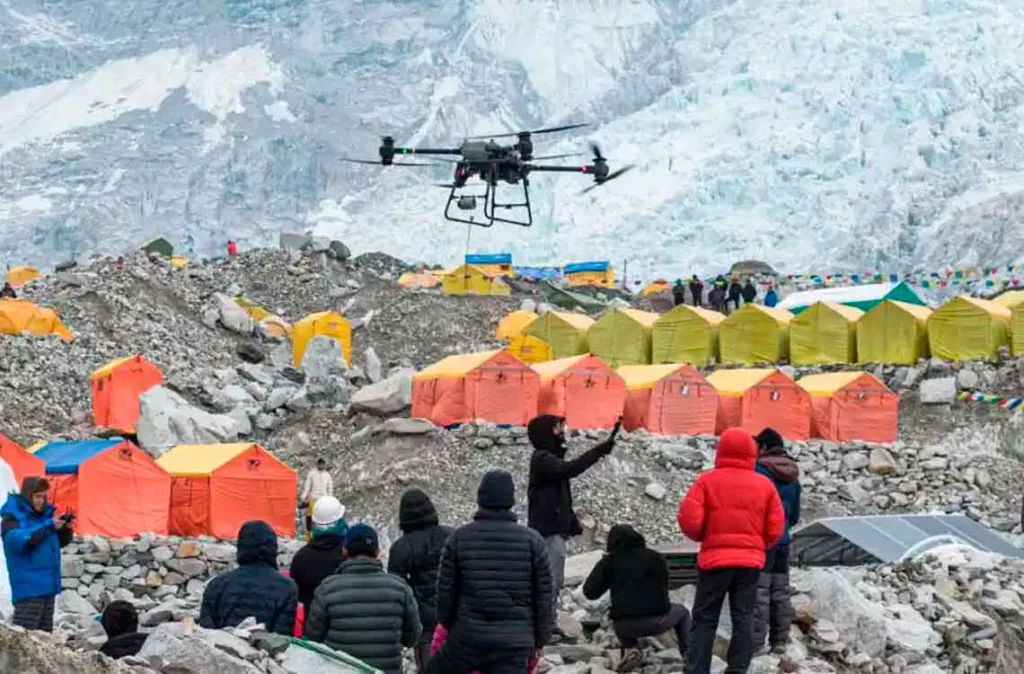 Drones Limpian el Everest