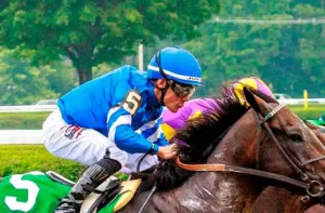 Junior Alvarado y Sovereignty Dominan el Jim Dandy Stakes, Se Perfilan para Travers.