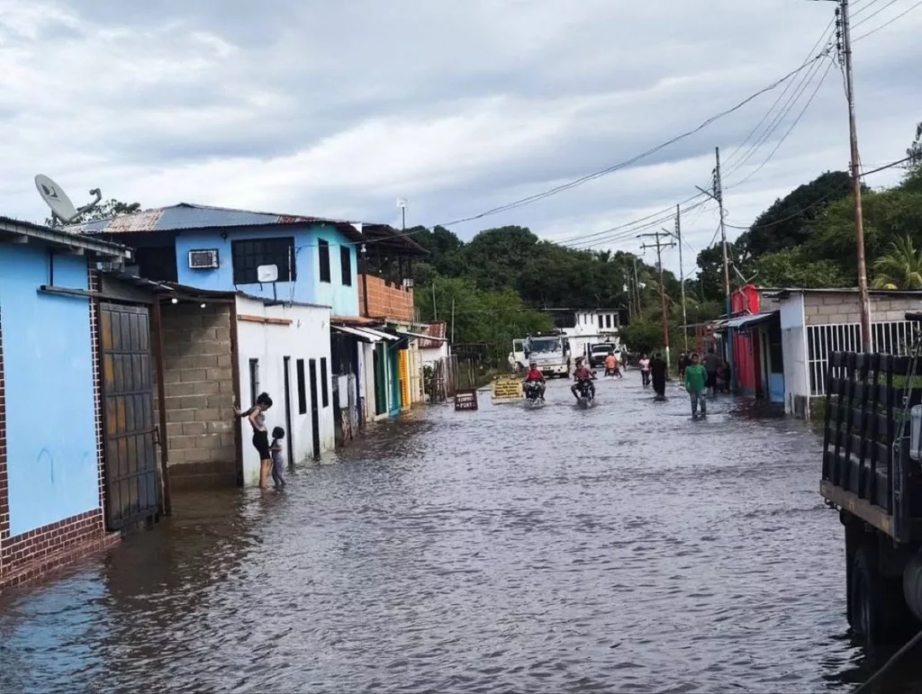 Crecida del río Orinoco pone en alerta a más de 200 familias en Amazonas y Bolívar