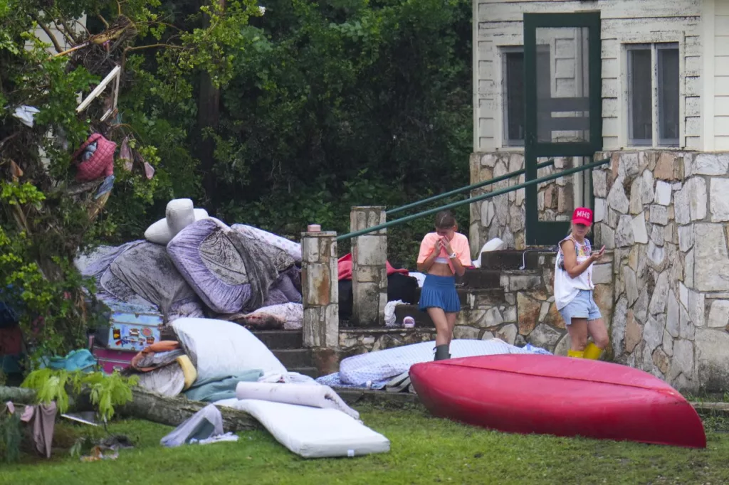 Aumenta la cifra de fallecidos por las inundaciones en Texas a 82