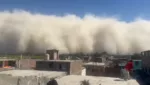 Inusual tormenta de arena cubre Ica en Perú