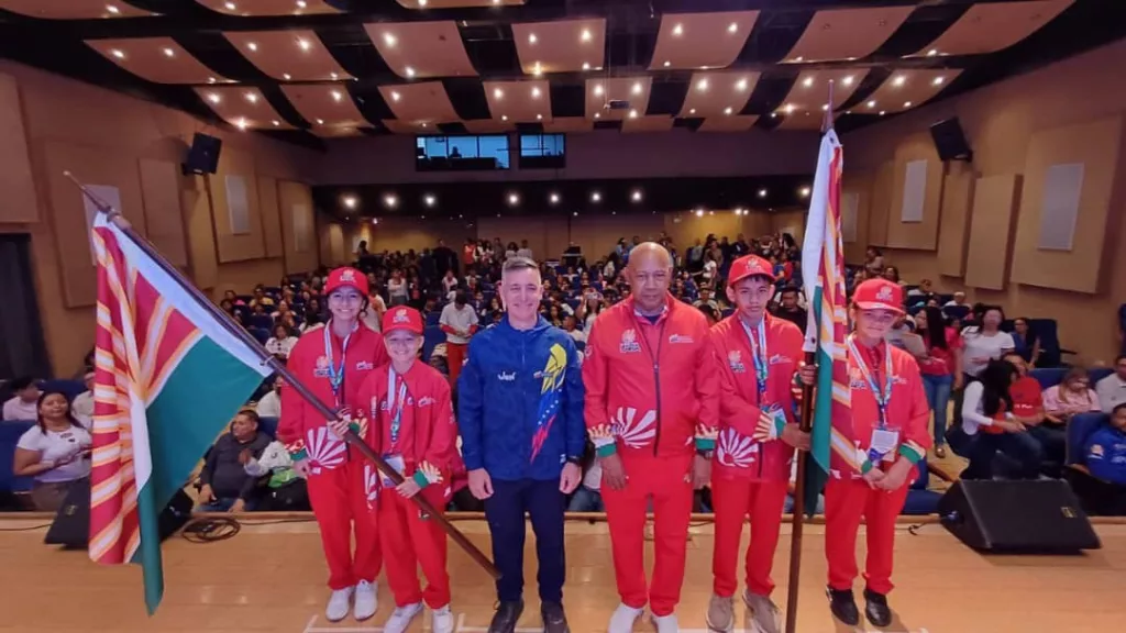 Lara abandera a sus atletas estudiantiles para los Juegos Nacionales 2025