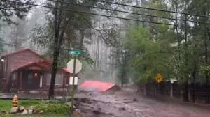 Tragedia en Nuevo México: inundaciones récord cobran vidas tras incendio forestal