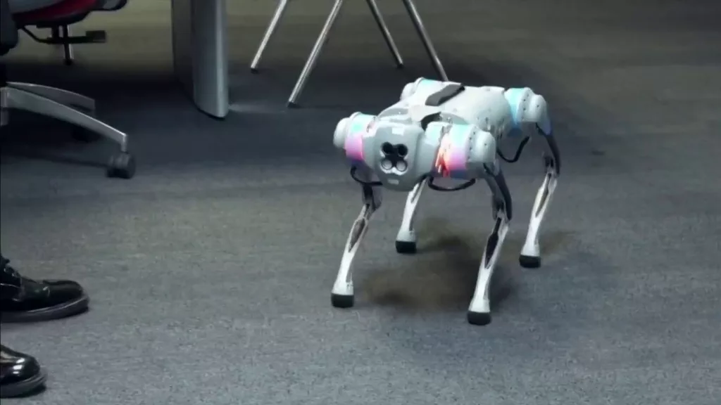 Un perro robot con IA lucha por los derechos de los animales en México