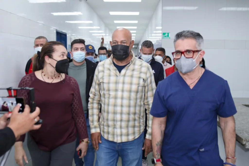 Gobernador de Lara: "Acabaremos con la pedidera" de insumos en el Hospital Central de Barquisimeto