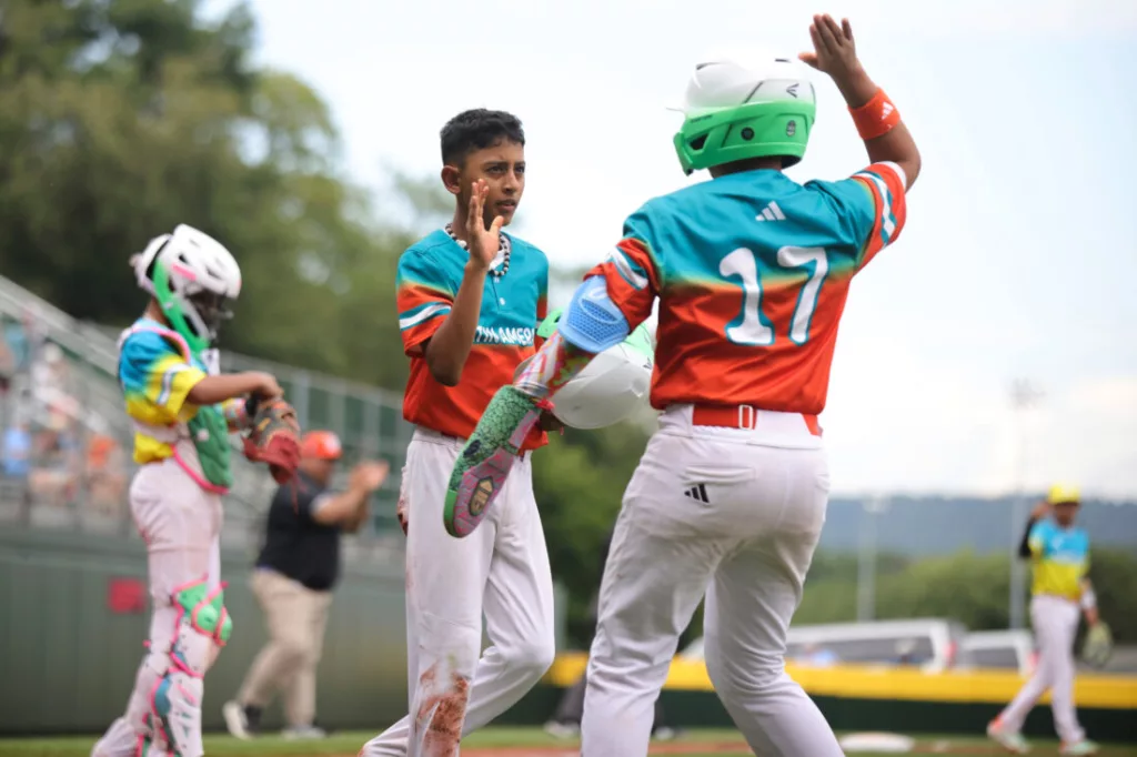 PL Cardenales pierde pero sigue con vida en la Serie Mundial