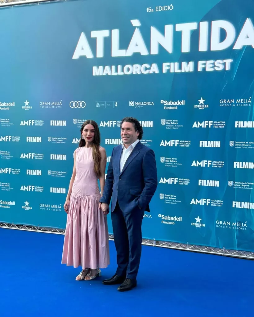Que felicidad mas grande poder mostrar nuestro @elcantodelasmanos en la gala de clausura de @atl 1