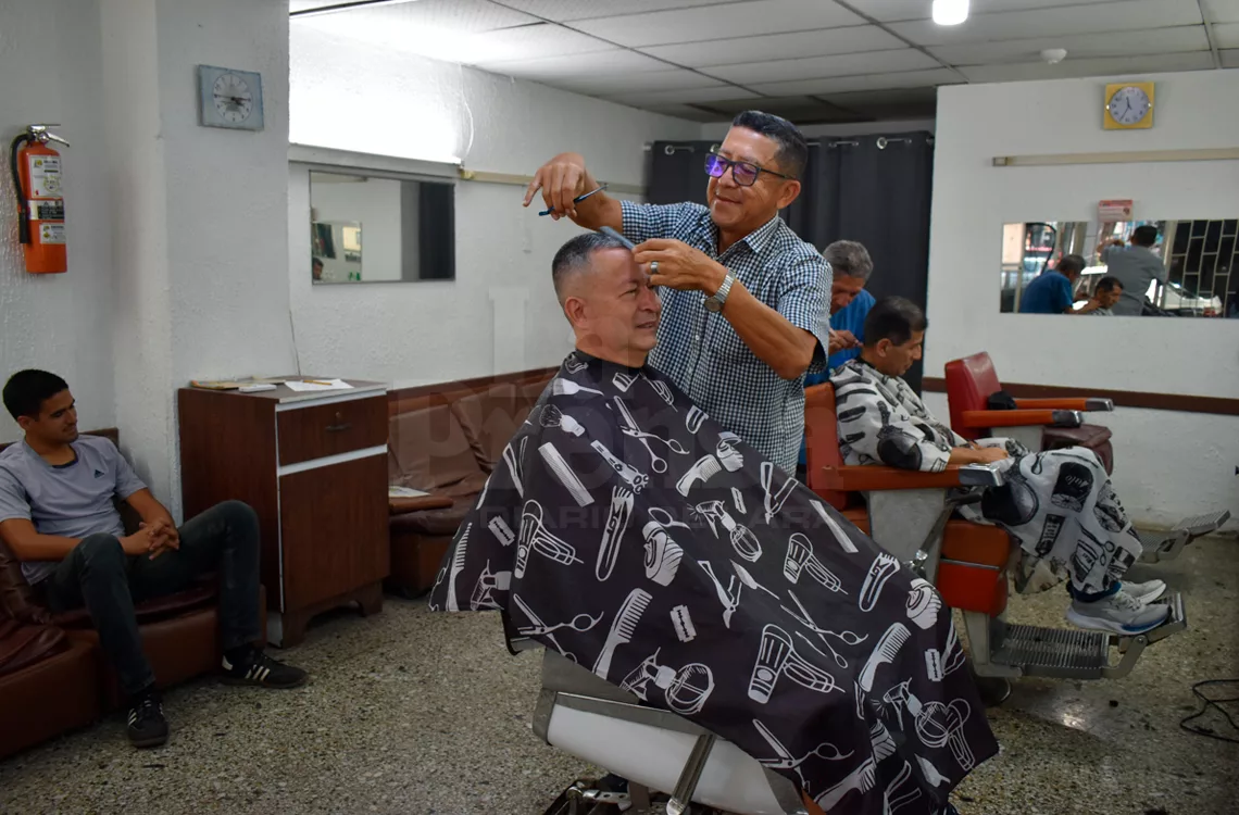 Barberos se dedican a este oficio por legado y vocación