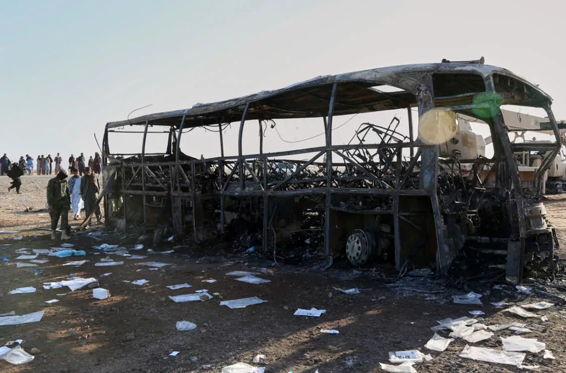 Accidente de autobús en Afganistán deja al menos 79 fallecidos, incluidos 19 niños