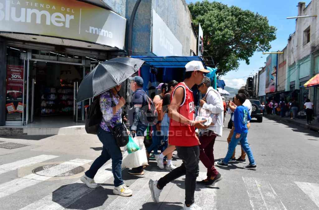 Médicos llaman a tomar precauciones para evitar golpe de calor