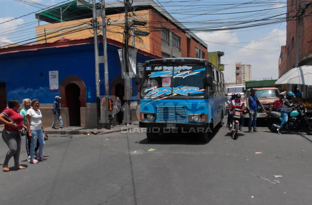 Fiscalización y renovación de flota son necesarios para mejorar el servicio de transporte