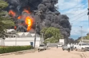 Incendio en empresa procesadora de químicos en Los Guayos dejó dos fallecidos