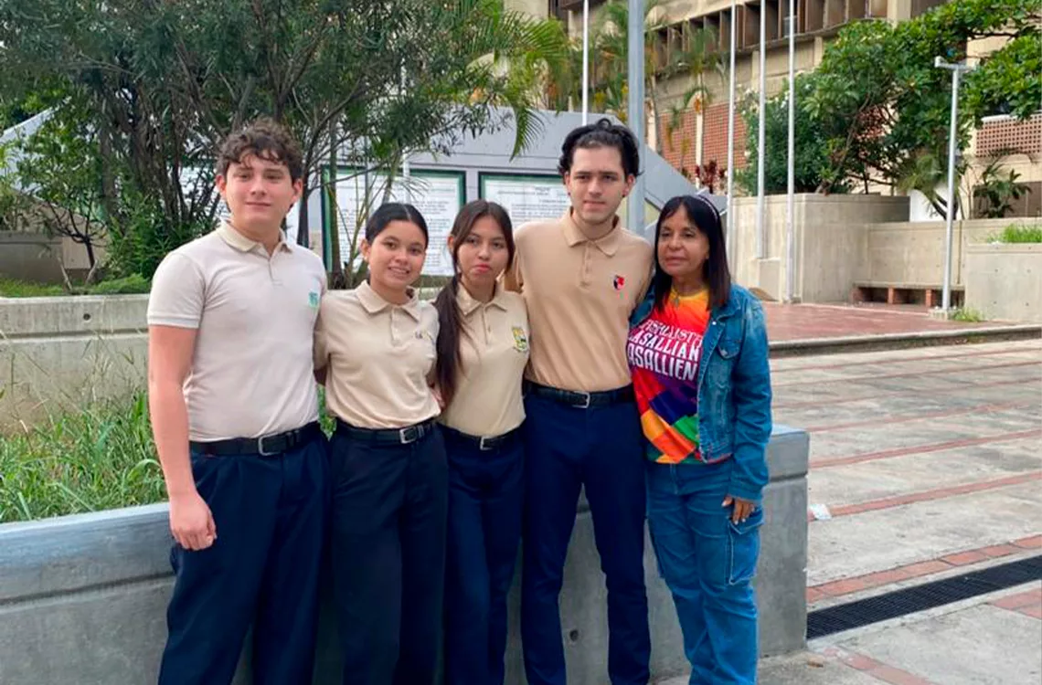 Cuatro estudiantes larenses compiten en la Olimpiada Nacional de Química