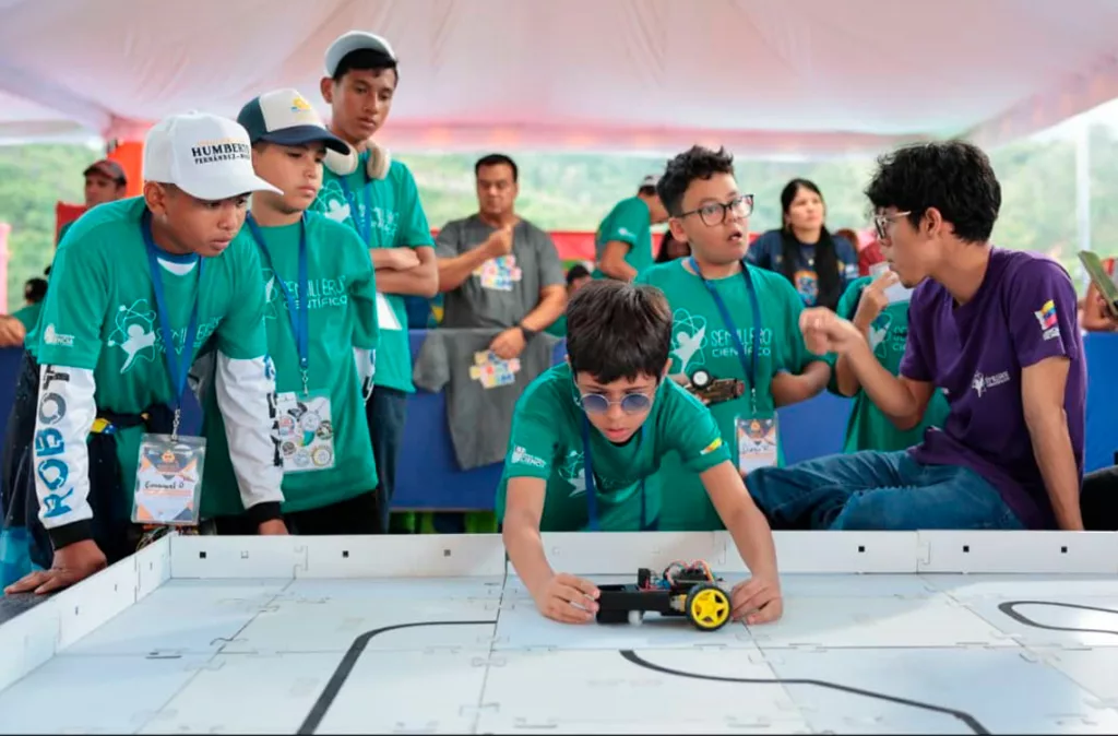 Lara se trae el primer lugar en las Olimpiadas Nacionales de Robótica