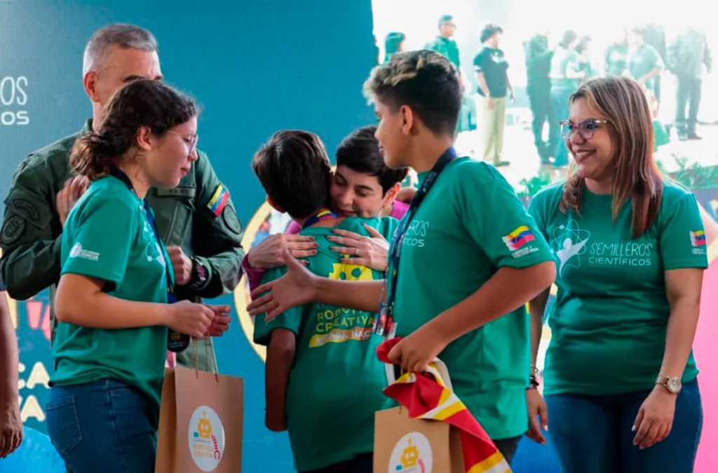 Lara se trae el primer lugar en las Olimpiadas Nacionales de Robótica