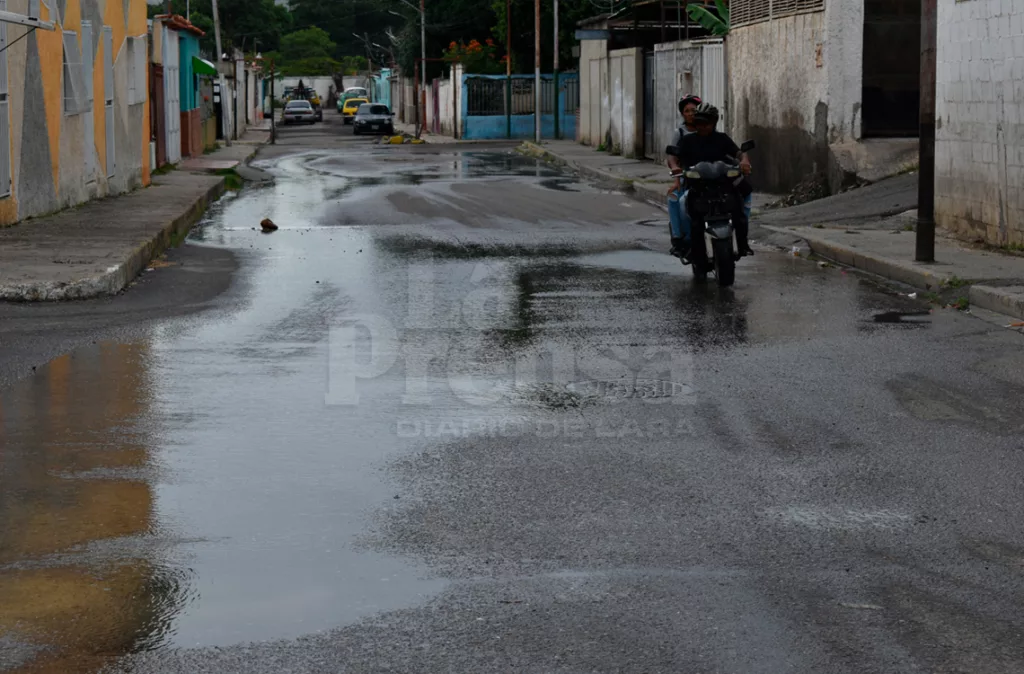 Bote de agua deja sin servicio a 30 casas de Santa Isabel