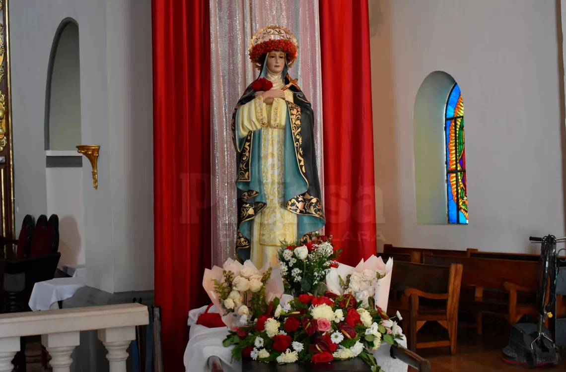 Fieles celebran el día de Santa Rosa de Lima y piden resaltar su figura como su patrona