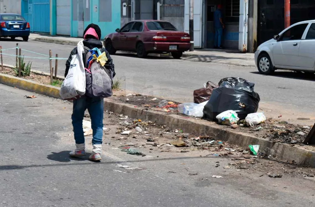 Deterioro en la Avenida Divina Pastora: Vecinos de Barrio Unión piden soluciones a basura y huecos