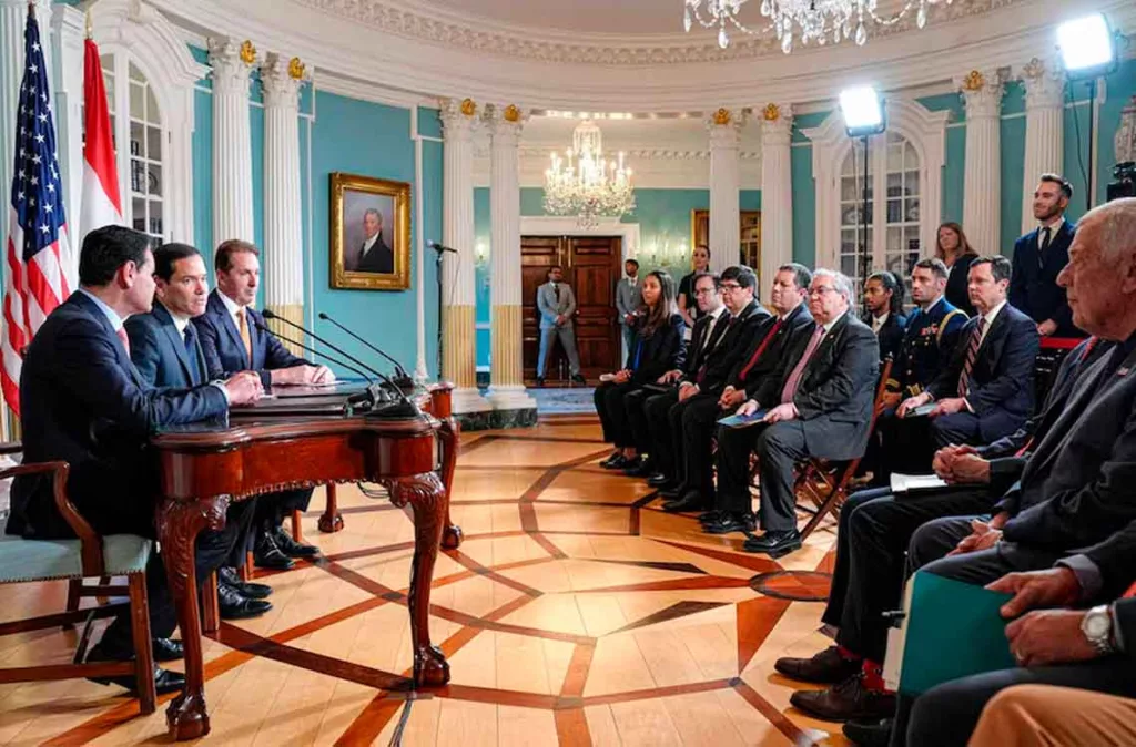 Estados Unidos y Paraguay firman acuerdo de "tercer país seguro" para frenar la inmigración irregular